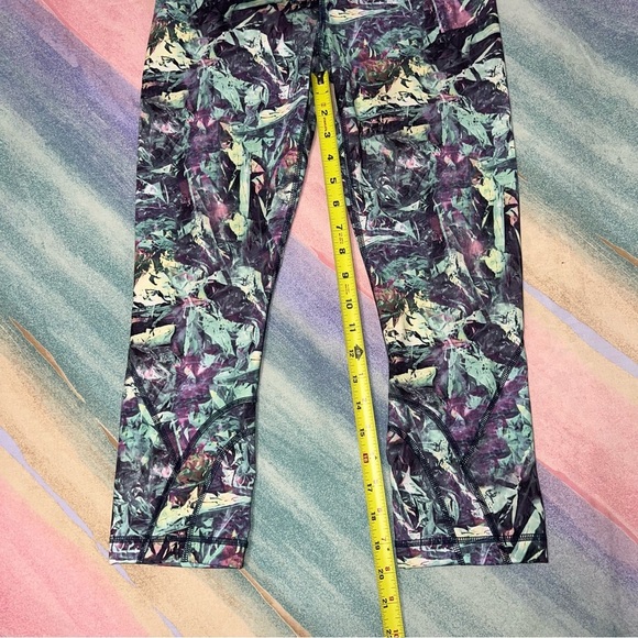 Lululemon Run: Inspire Crop II *All Full-On Luxtreme Iridescent Blue Size 6 - Picture 3 of 7